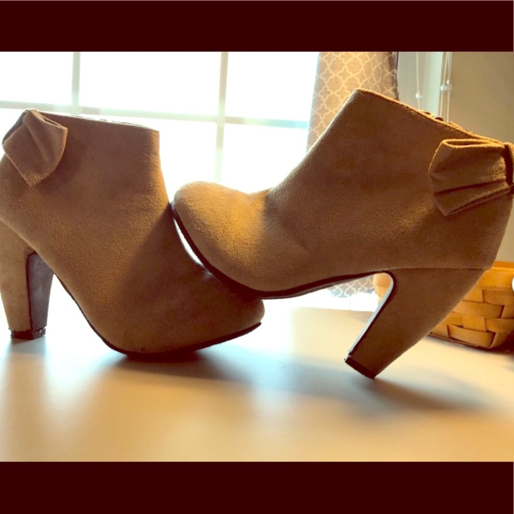 Women’s light brown ankle boots